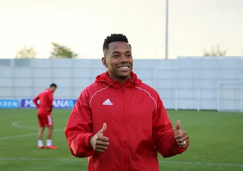 Robinho yarın imzalayacak