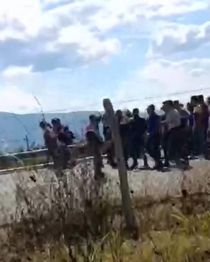 Sakaryaspor ile Eskişehirspor Taraftarı Birbirine Girdi