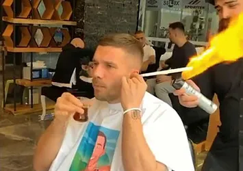 Antalyasporlu yıldız Podolski'nin çay keyfi