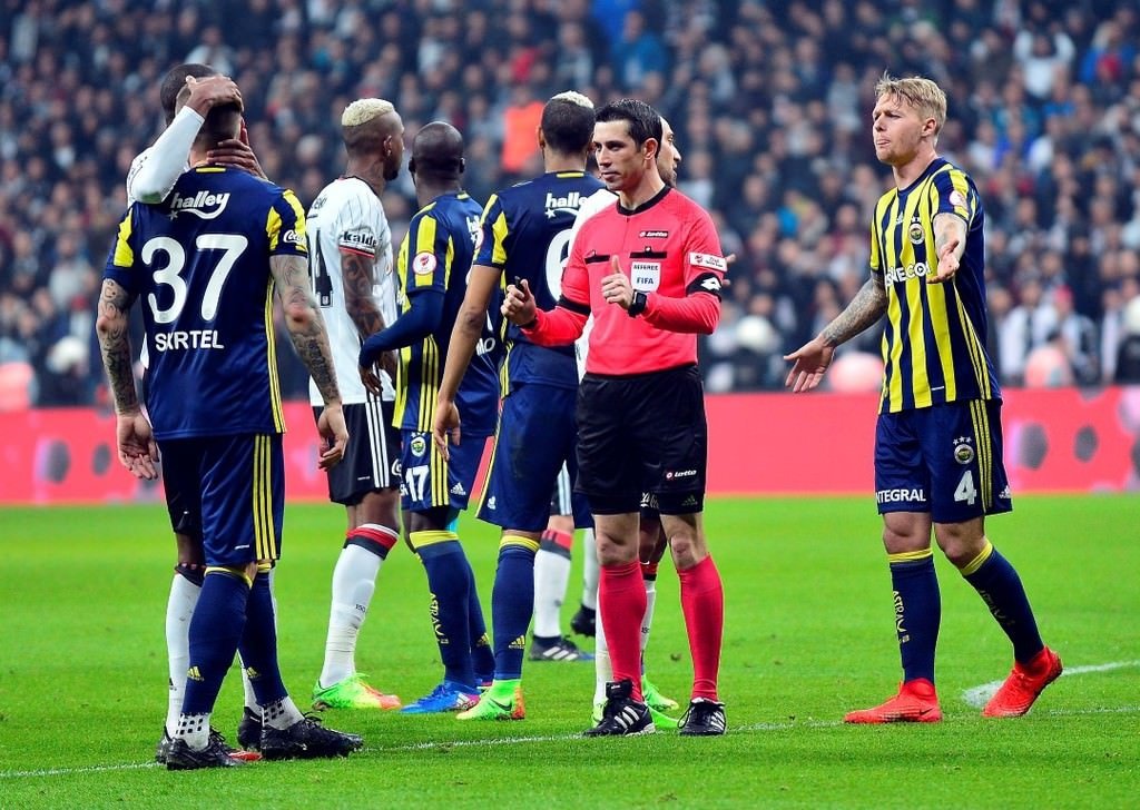 Beşiktaş-Fenerbahçe karşılaşmasından kareler