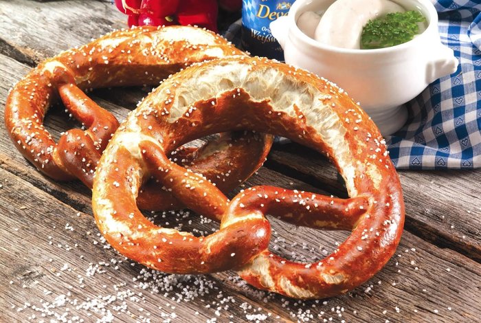 alman-simidi-nasil-yapilir-pretzel-brezel-alman-simidi-tarifi-malzemeleri-yapilisi-ve-puf-noktalari-nedir-1666180006030.jpeg