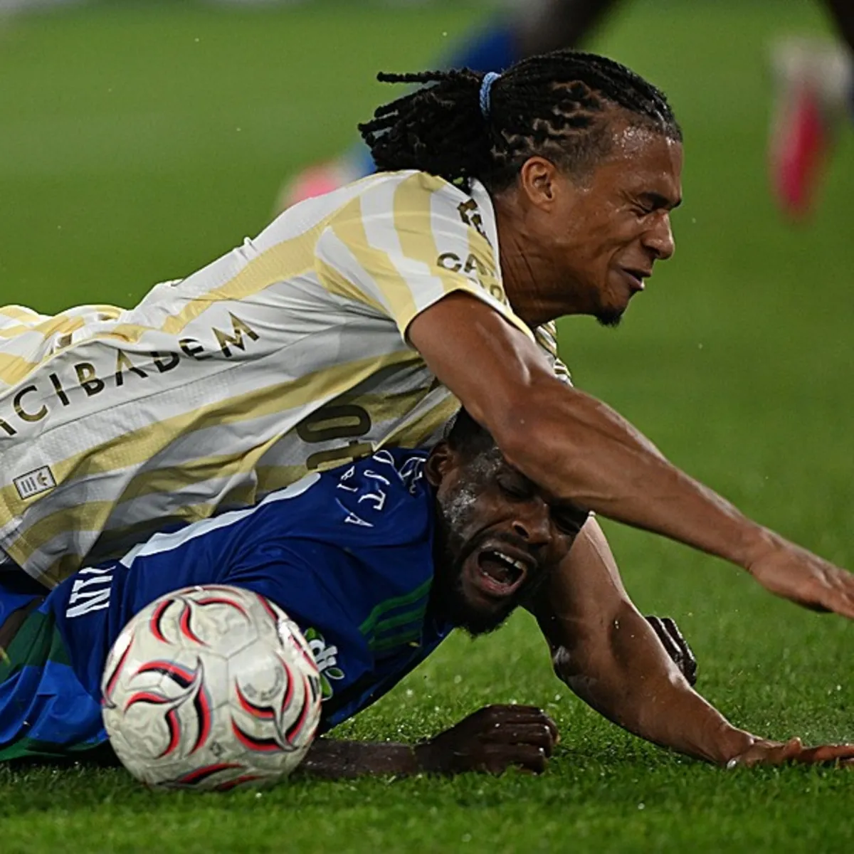 Fenerbahçe'den Nathan Ake: Geriye yaslanmama anlamında kendimizi geliştirebiliriz