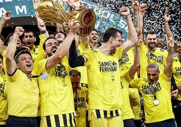 Fenerbahçe Beko şampiyonluk kupasını aldı! İşte o anlar...