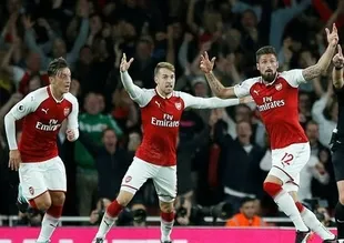 Premier League'de gollü açılış