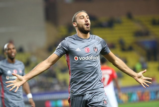13 takım Cenk Tosun’un peşinde