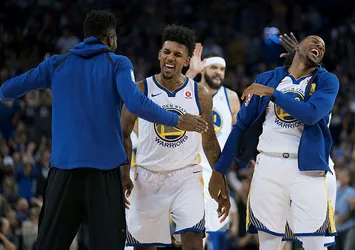 Warriors Batı'da liderliğe yükseldi