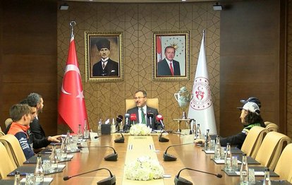 Gençlik ve Spor Bakanı Mehmet Muharrem Kasapoğlu milli motosikletçileri kabul etti