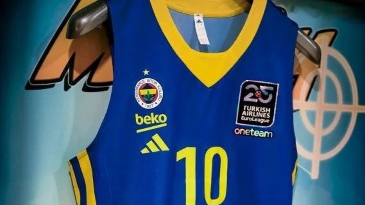 Fenerbahçe Beko yeni formasını tanıttı