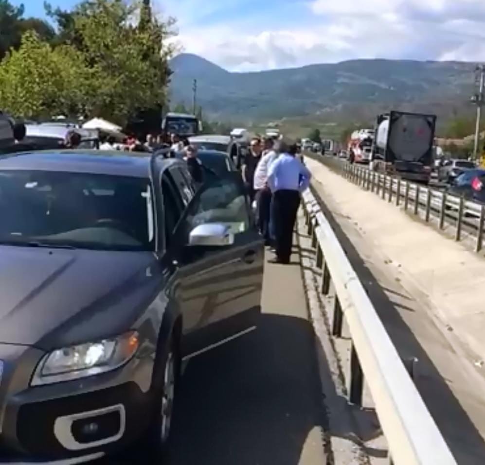 Sakaryaspor ile Eskişehirspor Taraftarı Birbirine Girdi