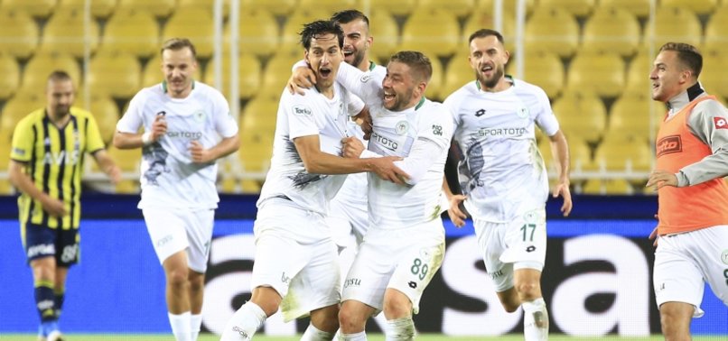 Konyasporlu Jevtovic'ten Fenerbahçe ağlarına muhteşem gol! Havada asılı kaldı