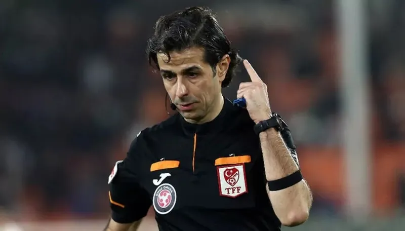 Trabzonspor-Beşiktaş karşılaşmasının VAR hakemi Mete Kalkavan oldu - 1