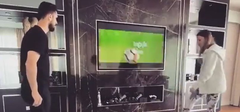 Galatasaraylı Emre Akbaba evde çalışmayı sürdürüyor