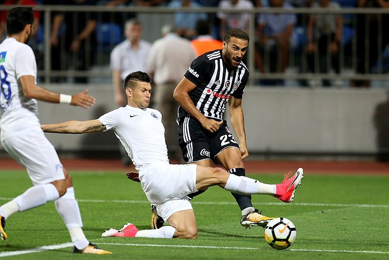 Cenk Tosun’dan flaş karar!
