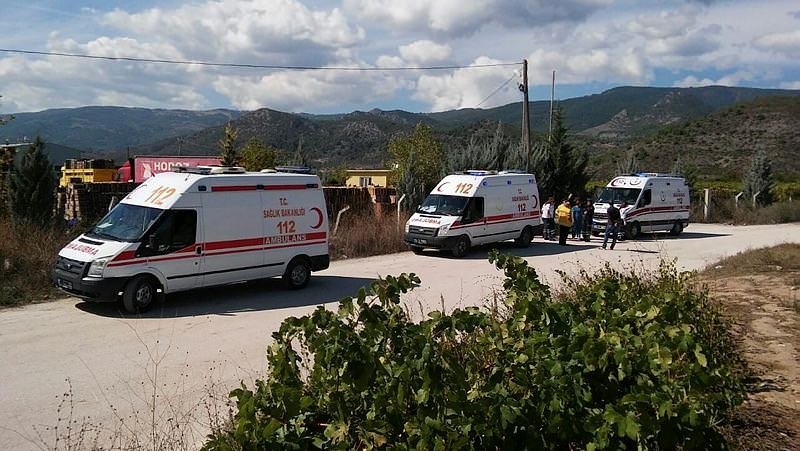 Sakaryaspor ile Eskişehirspor Taraftarı Birbirine Girdi