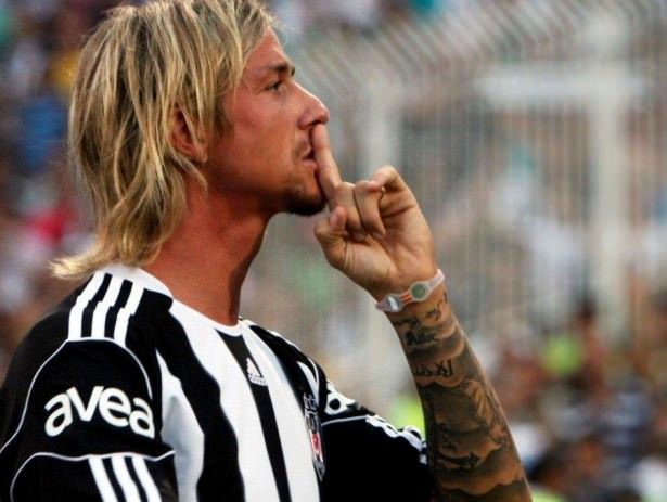 Ünlüler Beşiktaş’ın şampiyonluğunu böyle kutladı