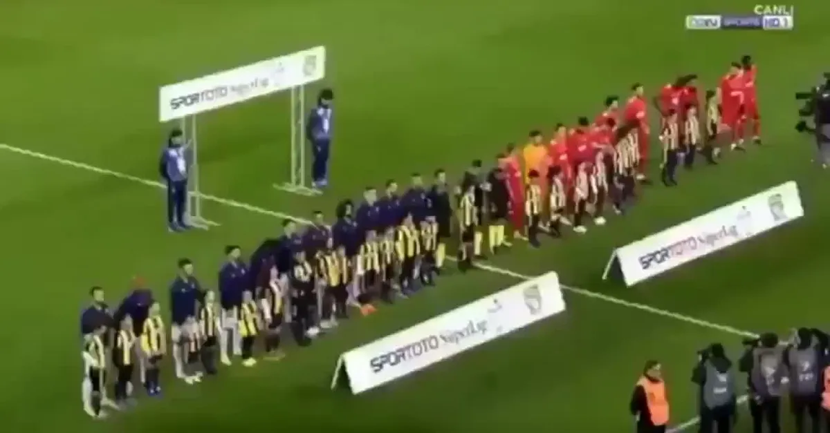 Fenerbahçe-Sivasspor maçı öncesi Çanakkale şehitleri anıldı