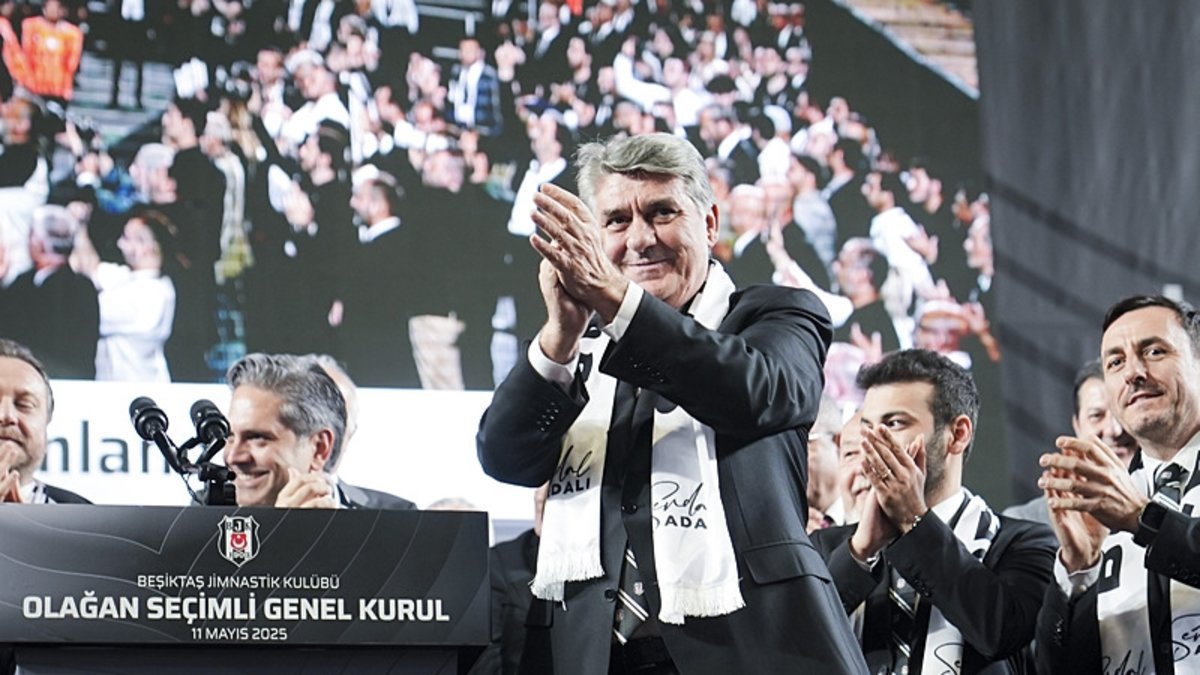 Beşiktaş'ta Serdal Adalı ve yönetim kurulu mazbatalarını aldı! Beşiktaş'ta Serdal Adalı ve yönetim kurulu mazbatalarını aldı!