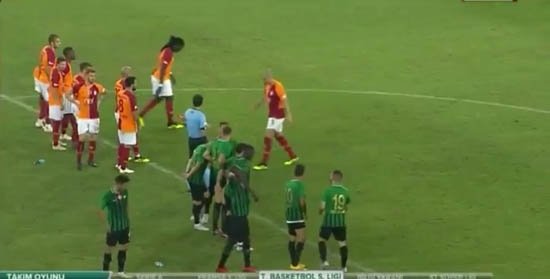 Gomis’in kaçırdığı pozisyon öncesinde ilginç an!