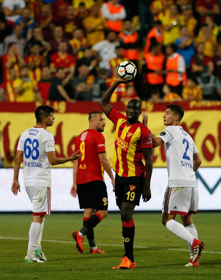 Demba Ba adım adım Beşiktaş’a!