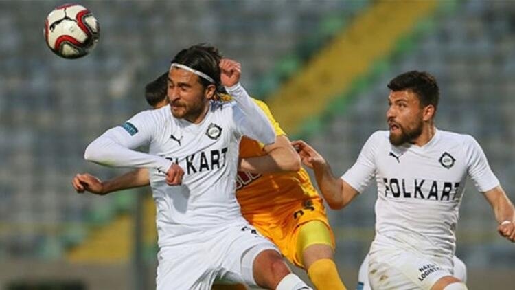 Galatasaray’a transferini sosyal medyadan açıkladı!