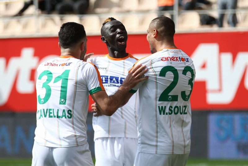 Alanyaspor - Erzurumspor maçından kareler