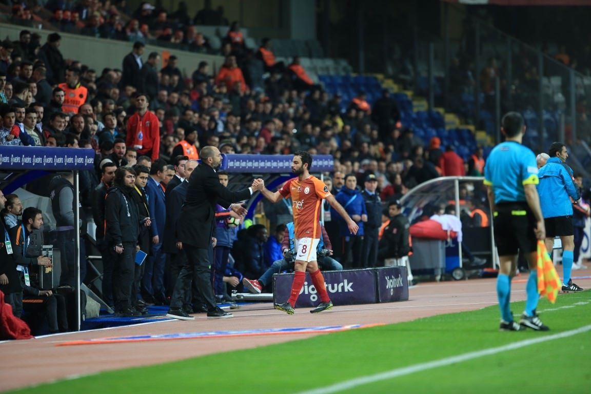 Xavi olacaktı yalan oldu!