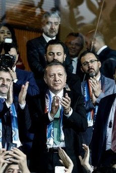 Cumhurbaşkanı Erdoğan, soyunma odasında tebrik etti
