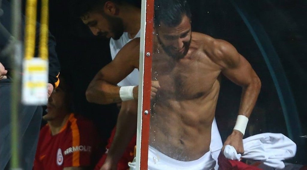 Galatasaray’da Yasin Öztekin kadro dışı bırakıldı