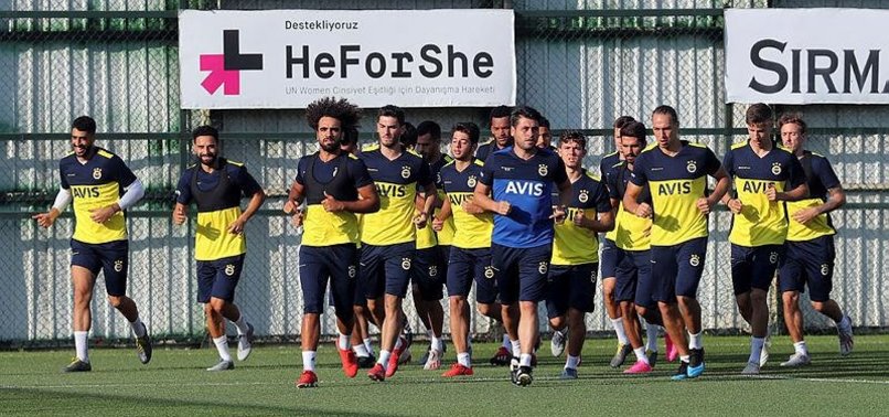 Fenerbahçe çalışmalarını sürdürüyor