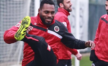 Denizlispor Claro'dan vazgeçti