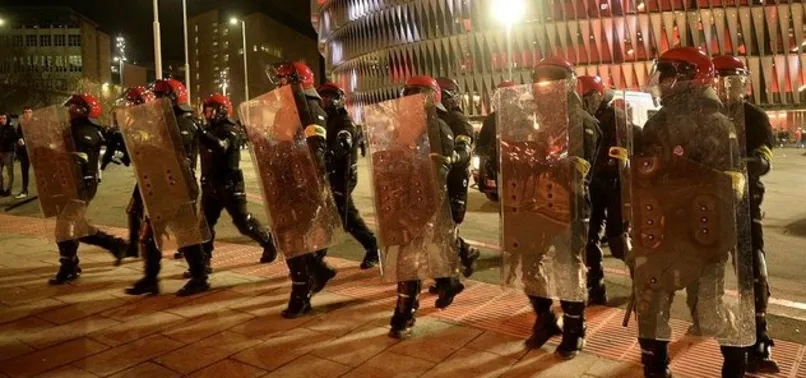 Holigan terörü! 1 polis öldü...