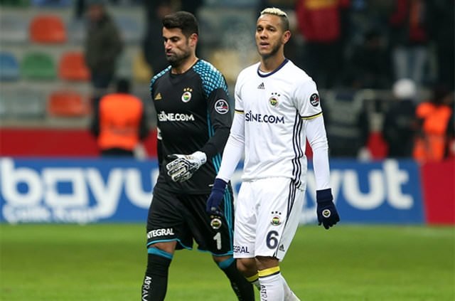 Fenerbahçeli yöneticilerden futbolculara olay suçlama!