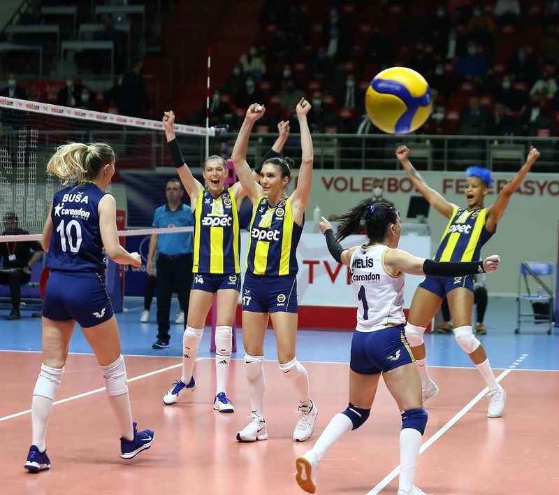 Derbide Fenerbahçe Opet Galatasaray HDI Sigorta’yı yendi