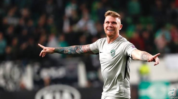 Oyuncu resmen transferini açıkladı! Fenerbahçe ile görüşüyoruz