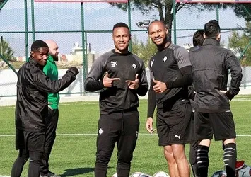 Altay noktayı koydu