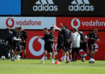İki isim sınırda