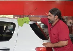 Faruk Yiğit oto yıkamacı oldu