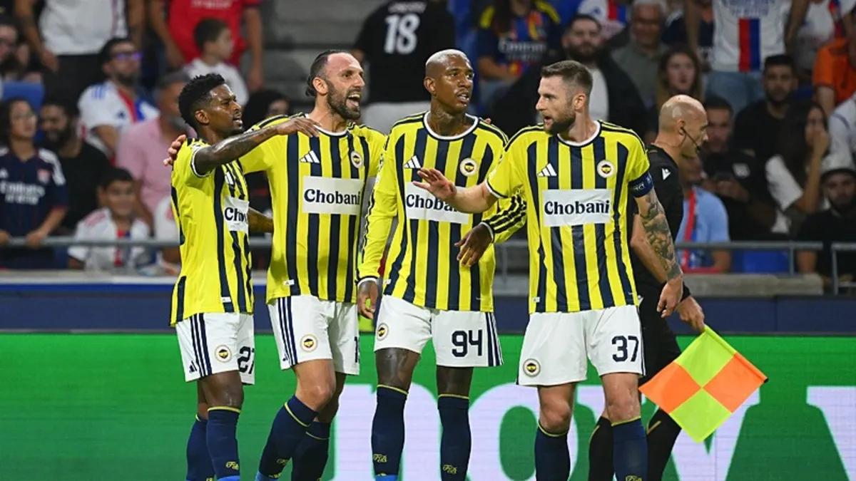 Ve Fenerbahçe Şampiyonlar Ligi'nde! Lyon'u deviren temsilcimiz 17 yıllık hasreti bitirdi