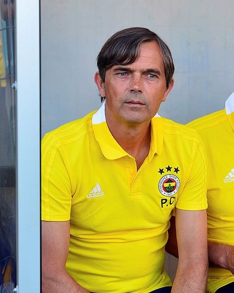 Fenerbahçe’de yeni teknik direktöre Cocu engeli