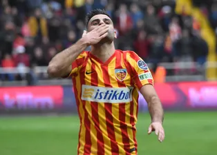 Galatasaray Deniz Türüç ile anlaştı