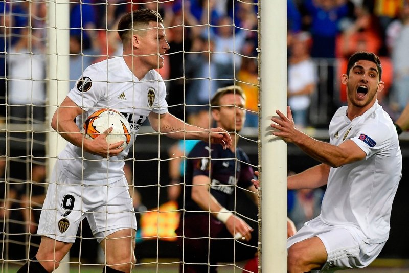 Valencia - Arsenal maçında şok kavga! İşte o anlar...