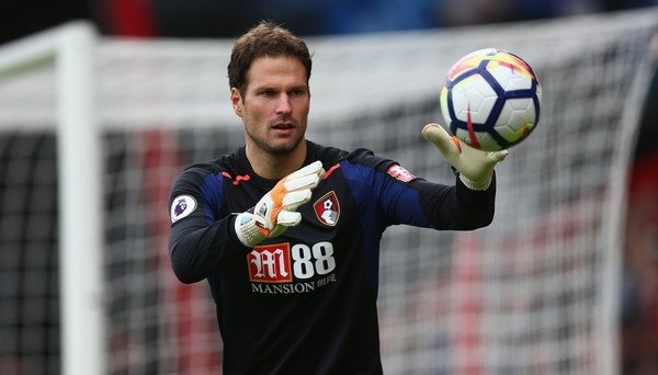 İngilizlerden Fenerbahçe için Asmir Begovic iddiası!