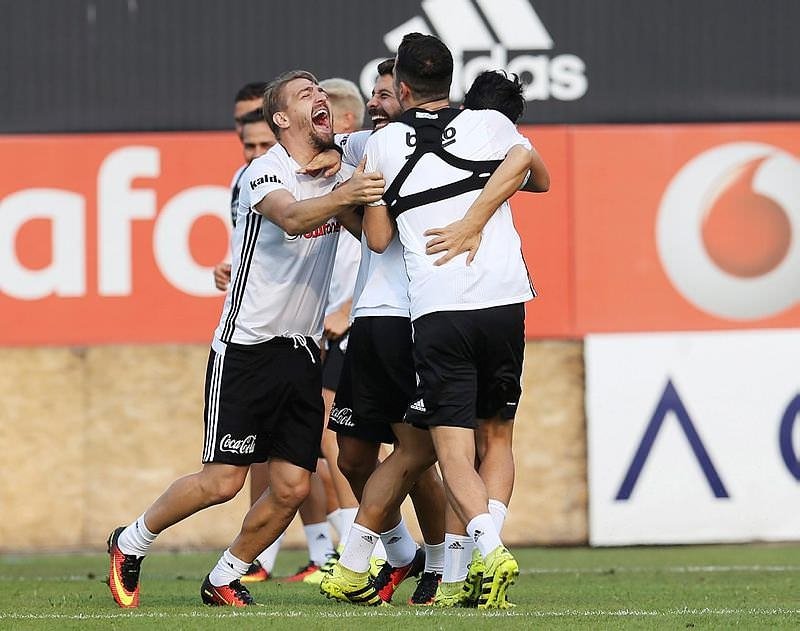 Caner Erkin: Vicdanlarıyla baş başa bırakıyorum