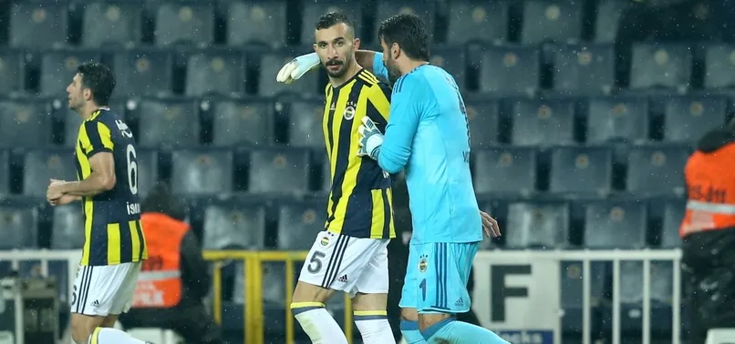 Ozan Tufan kulübeye, Mehmet Topal sahaya