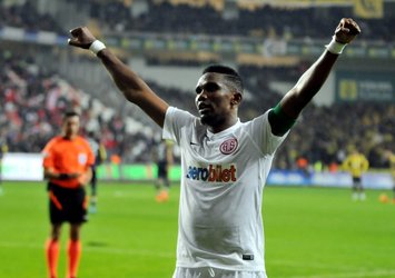 Fenerbahçe Samuel Eto'o için teklife hazırlanıyor