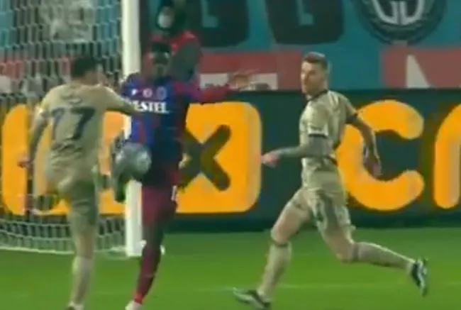 Son dakika spor haberi: Trabzonspor Fenerbahçe karşısında penaltı bekledi! İşte o pozisyonlar - 2