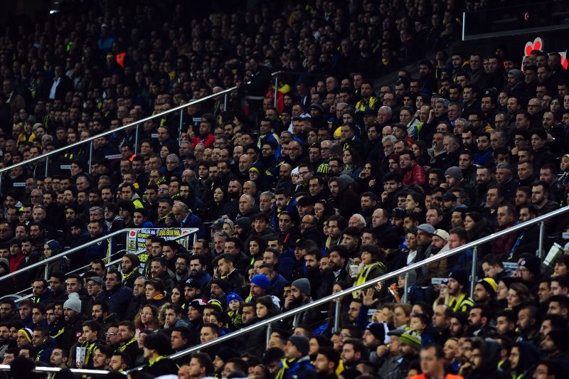 UEFA’dan Fenerbahçe’ye ağır yaptırım!