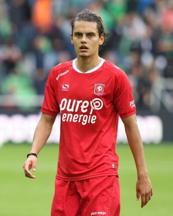 Enes Ünal, dünya devlerini peşine taktı!