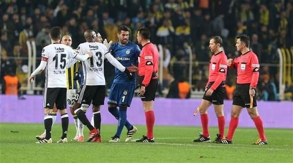 Derbide kavga çıktı