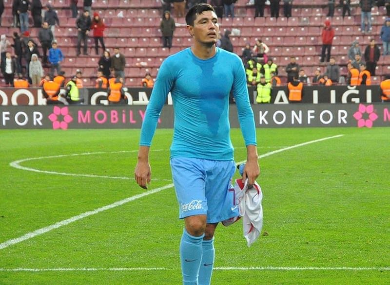 Ersun Yanal neşteri vurdu